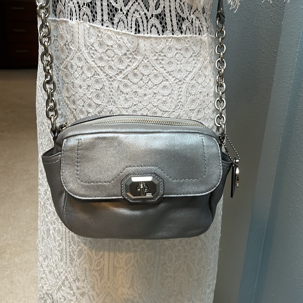 Coach Campbell Turnlock Leather Camera Shoulder Crossbody Bag Silver